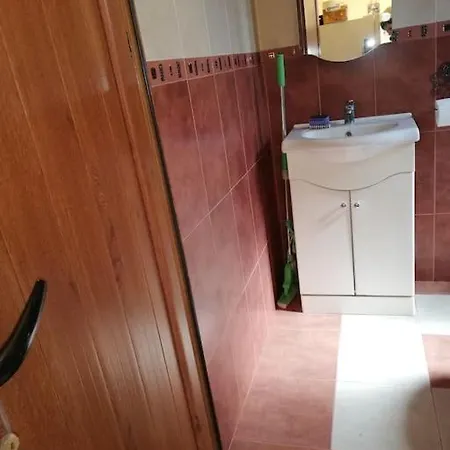 Yellow Fani 펜션 시네모레츠