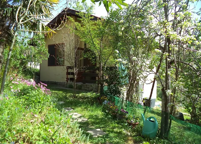 Yellow Fani Hébergement de vacances Sinemoretz